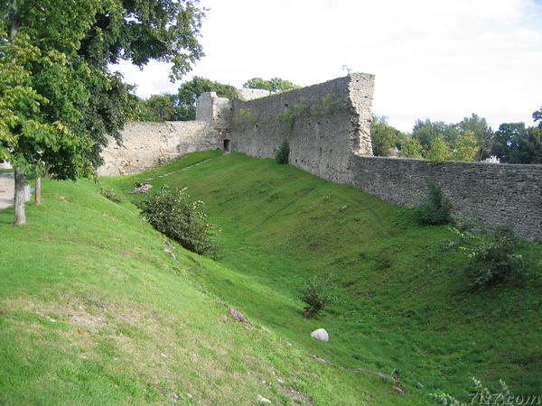Haapsalu castle outer wall