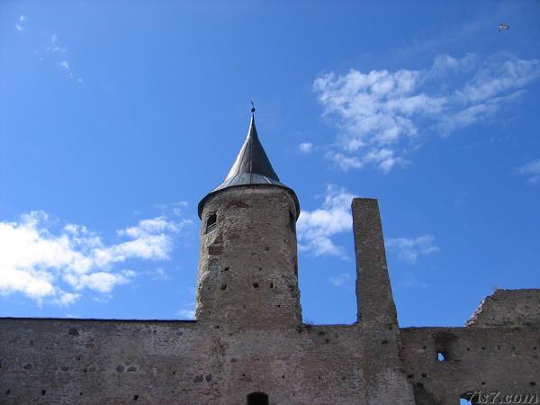 haapsalu_castle-tower.jpg