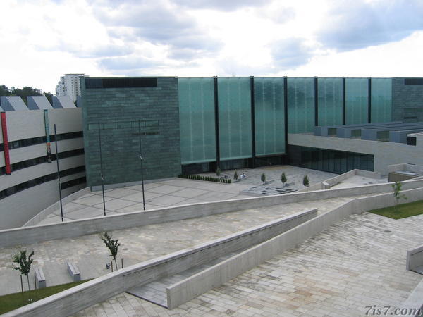 The KUMU Art Museum Entrance