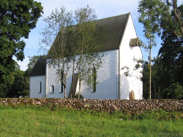 Liiva church from the side