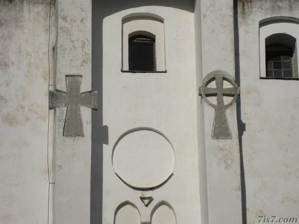 Crosses in the facade of Põlva Church.
