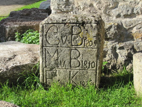 Stone in Porkuni with unidentified inscriptions