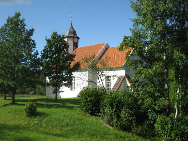 Taagepera church seen from behind