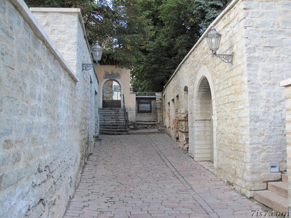 Narrowest street in Tallinn