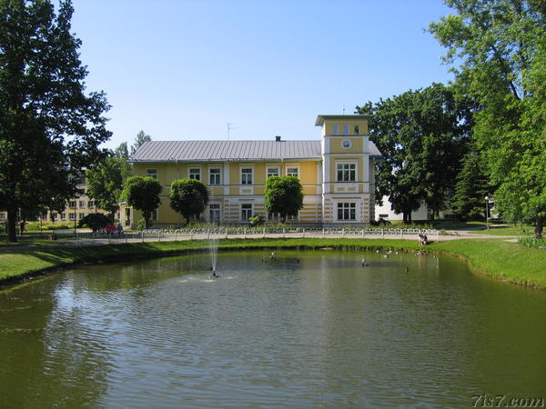 Valga library