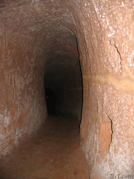 Vihn Moc Tunnels