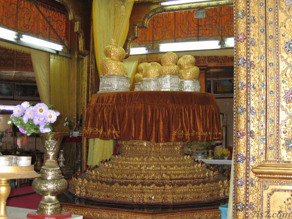 Five Buddhas