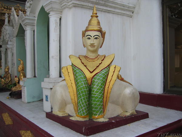 Shwedagon Pagoda Statue